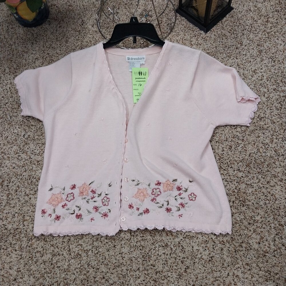 3026 Size Large Dress Barn Embroidered Button Down Cap Sleeve Pink Sweater.